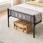 Estrutura de Cama de Plataforma em Metal com Cabeceira Decorativa em Coração